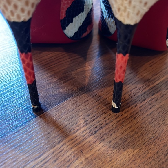 NWT CHRISTIAN LOUBOUTIN - Picture 3 of 12